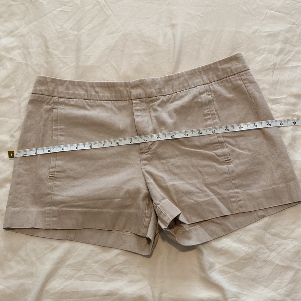 The Gap Khaki shorts. size 6 with pockets - Picture 5 of 5